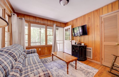 Bryson City Cottage | 70 m² Cabin ∙ 2 bedrooms ∙ 6 guests