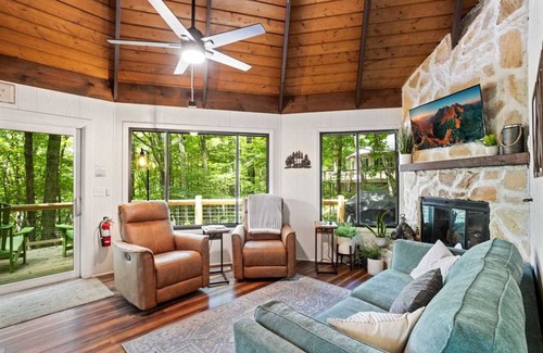 Beech Mountain Cabin | 73 m² Cabin ∙ 2 bedrooms ∙ 6 guests