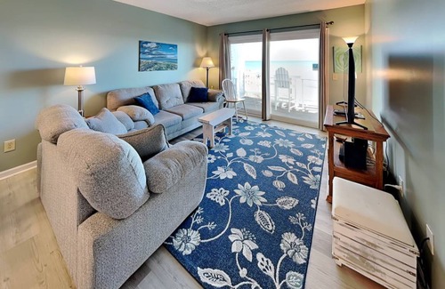 Carolina Beach Condo | 76 m² Condo ∙ 2 bedrooms ∙ 6 guests