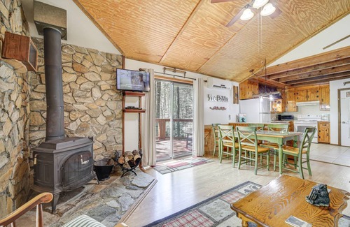 Whittier House | 77 m² House ∙ 2 bedrooms ∙ 8 guests