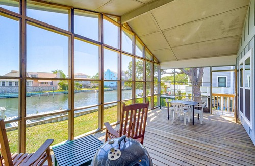 Brigands' Bay House | 80 m² House ∙ 3 bedrooms ∙ 6 guests