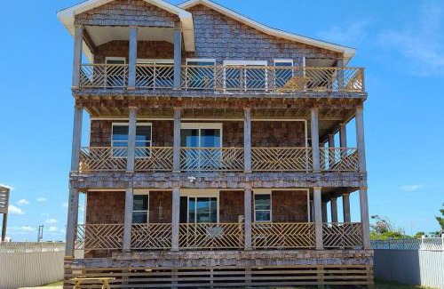 South Nags Head House | 8018 Beach Rd, Semi-Oceanfront, Pool/Hot Tub