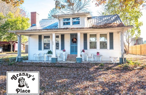 Morganton House | 84 m² House ∙ 2 bedrooms ∙ 4 guests