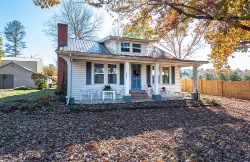 Morganton House | 84 m² House ∙ 2 bedrooms ∙ 4 guests