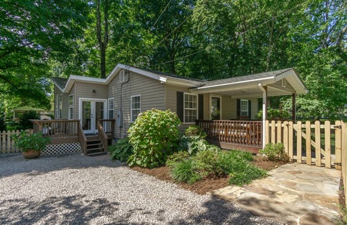 Black Mountain Cottage | 86 m² Cabin ∙ 2 bedrooms ∙ 4 guests