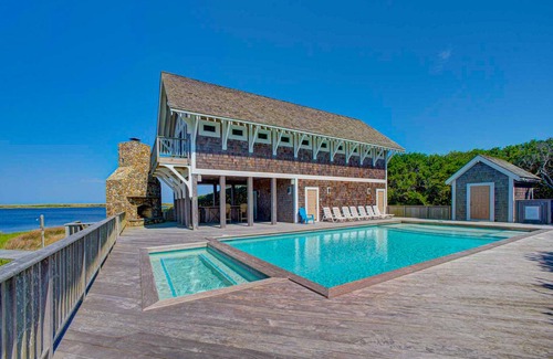 Buxton House | 863 m² House ∙ 8 bedrooms ∙ 20 guests