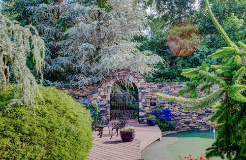 Hendersonville House | 883 m² House ∙ 6 bedrooms ∙ 12 guests