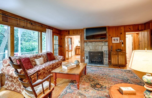 Mirror Lake Cottage | 92 m² Cabin ∙ 2 bedrooms ∙ 4 guests