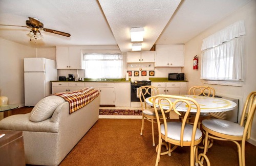 Brevard Hotel | 92 m² Motel ∙ 6 guests