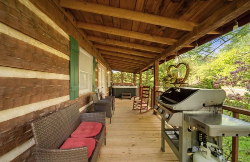Boone Cabin | 95 m² Cabin ∙ 2 bedrooms ∙ 8 guests