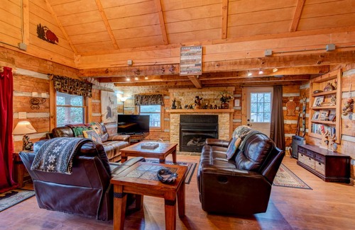 Boone Cabin | 95 m² Cabin ∙ 2 bedrooms ∙ 8 guests
