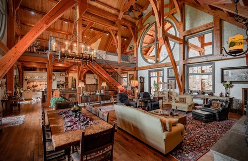 Franklin House | 955 m² House ∙ 8 bedrooms ∙ 32 guests