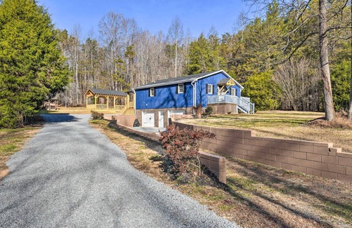 Yadkinville Cottage | 97 m² Cabin ∙ 2 bedrooms ∙ 6 guests