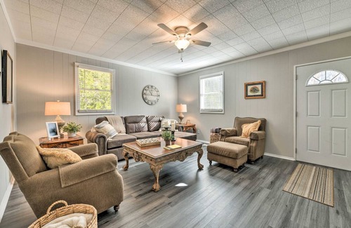 Yadkinville Cottage | 97 m² Cabin ∙ 2 bedrooms ∙ 6 guests