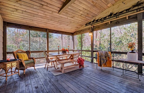 Cashiers Cabin | 97 m² Cabin ∙ 3 bedrooms ∙ 6 guests