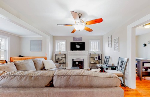 Candler House | 98 m² House ∙ 2 bedrooms ∙ 4 guests