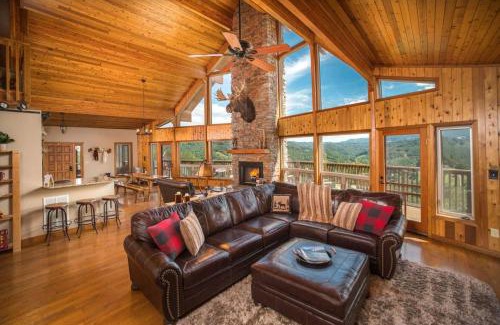 Sugar Grove House | A-frame, Grand Views, Hot Tub, Mins To Boone & Asu