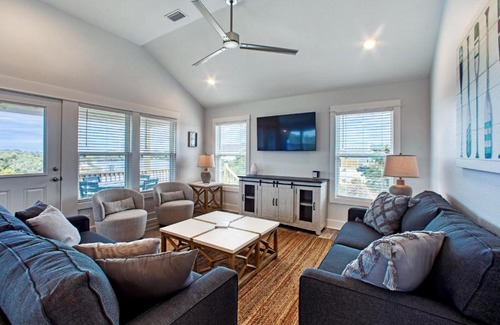 Avon House | A World Away 901