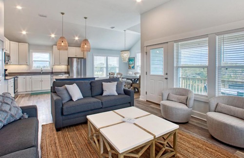 Avon House | A World Away 901