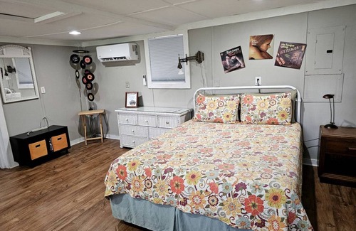 Core Creek Other | Accommodation ∙ 1 bedroom ∙ 2 guests