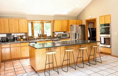 Sapphire Cabin | All-Season Mountain Retreat with Resort Access