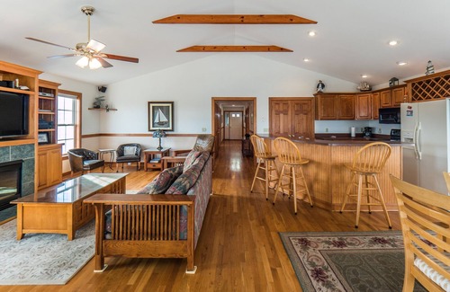 Kure Beach House | Along the Shore | Ocean View, Walk to the Beach!
