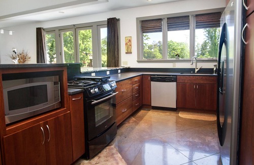 Asheville House | Art-filled home, 2 mi to town, Pets ok. Hot tub!