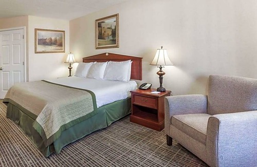 Hickory Hotel | Baymont by Wyndham Hickory