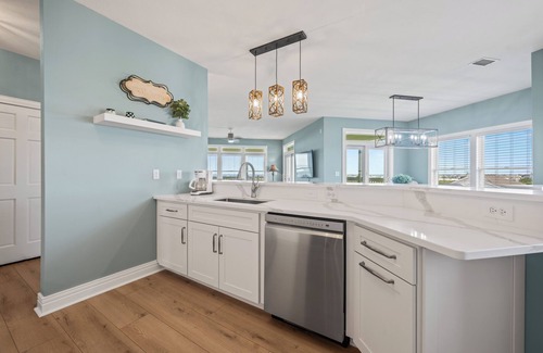 Corolla Condo | Beach Boddie: Top Floor Condo, Golf Membership, Community Pool Access