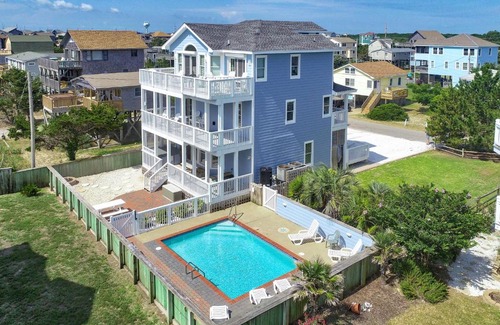 Avon House | Beachcomber's Treasure 946