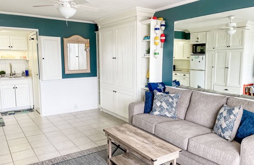 Atlantic Beach Apartment | Beautiful Bogue Shores 1st Floor Studio with Beach & Sound Access