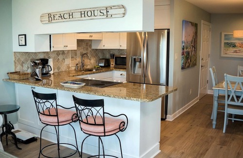 Emerald Isle Condo | Beautiful Corner Oceanfront 3 Bedroom 2 Bath Condo