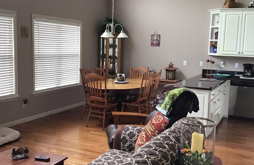 Murphy House | Beautiful Long Range Mountain Views