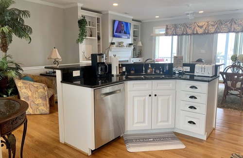 Atlantic Beach House | Beautiful Retreat with Ocean & Sound Views