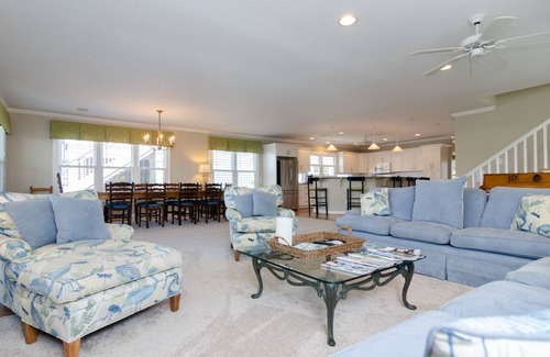 South End House | Beautiful sound-front home w boat slip and gazebo!