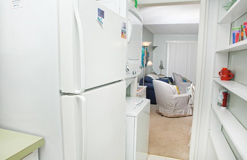 Pine Knoll Shores Condo | Beautifully Decorated Condo with Private Balcony, Free WiFi, Shared Pool, W/D