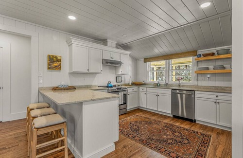 Cashiers House | Beautifully renovated cottage only 6 minutes to Cashiers!