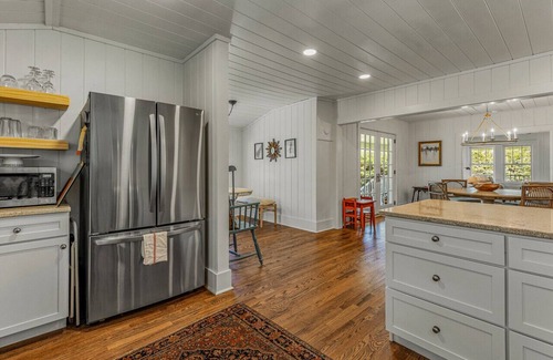 Cashiers House | Beautifully renovated cottage only 6 minutes to Cashiers!