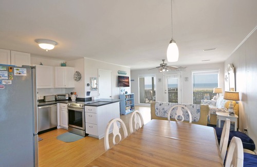 Holden Beach House | "Big AL's Dawg House" 4 Bedroom, Oceanfront, Duplex, PET FRIENDLY