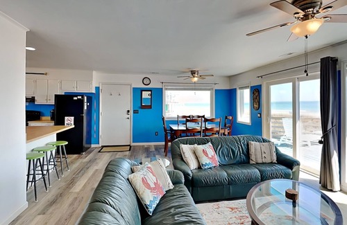 Topsail Beach House | Blue Chip | Ocean Front + Pet Friendly!