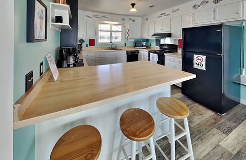Topsail Beach House | Blue Chip | Ocean Front + Pet Friendly!