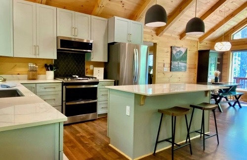 Deep Gap Cabin | Brand New Upscale Waterfront Log Cabin With Hot Tub! 200 Ft of Creek Frontage!