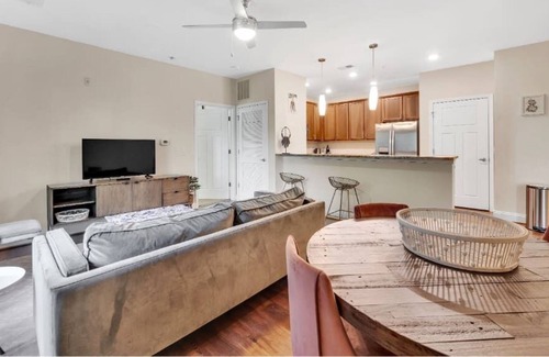 Plaza Midwood Apartment | Bright and Designed 2BR in Walkable Plaza Midwood