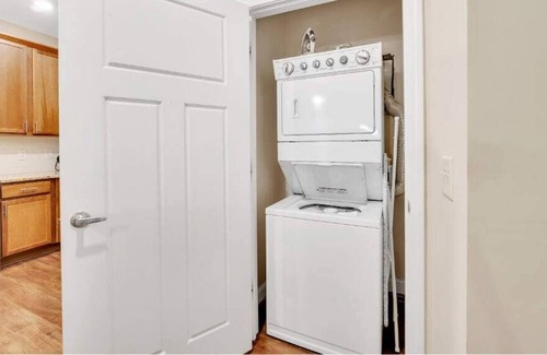 Plaza Midwood Apartment | Bright and Designed 2BR in Walkable Plaza Midwood