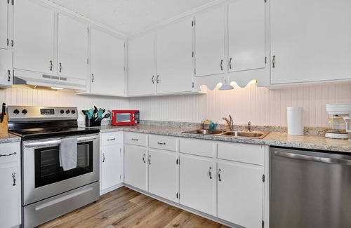 Topsail Beach House | Bright & Relaxing 4BR Retreat, South Topsail