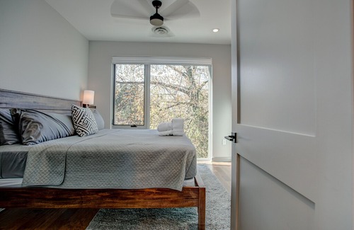 Historic Montford Apartment | Broadway Loft 210: Downtown Asheville's newest gem, upscale luxury!