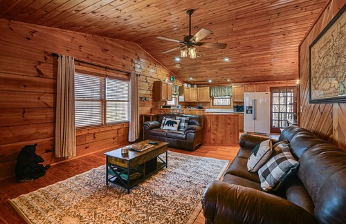 Bryson City Cabin | Bryson City Cabin w/Hot Tub, Views & Pool Table!