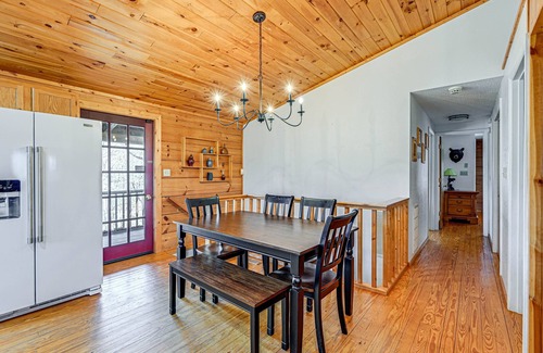 Bryson City Cabin | Bryson City Cabin w/Hot Tub, Views & Pool Table!