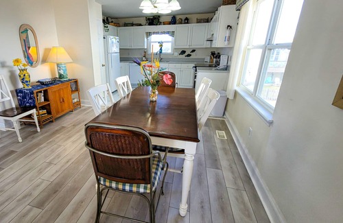 Surf City House | By The Sea: Your Island Sanctuary Awaits