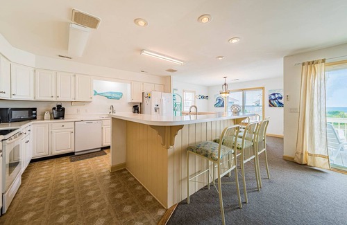 Corolla House | C5112 A Beach Ball. Semi-Oceanfront, Community Pool, Hot Tub, Pets OK!